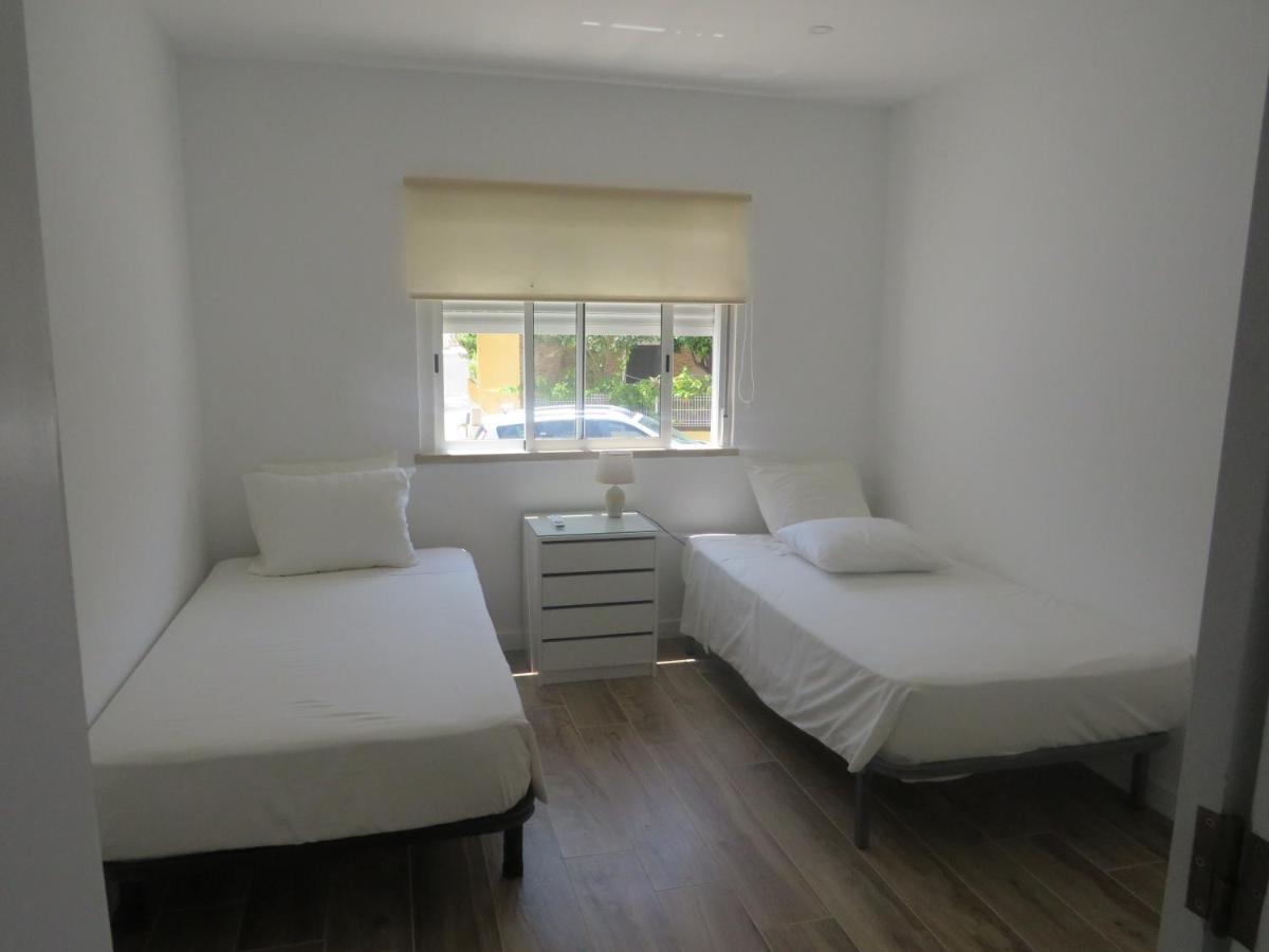 Moradia Geminada V2- Piscina Privada Villa Quarteira Eksteriør bilde